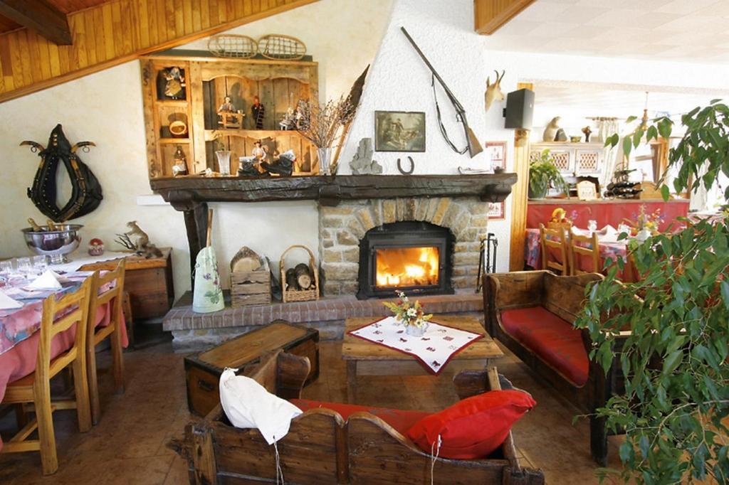 Hotel Le Chamois Logis Molines-en-Queyras Eksteriør billede
