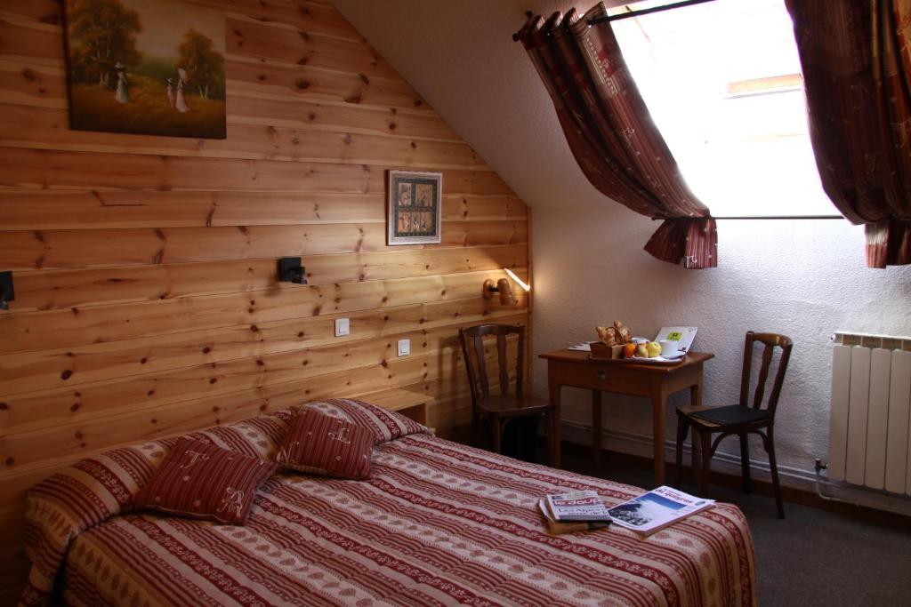 Hotel Le Chamois Logis Molines-en-Queyras Værelse billede