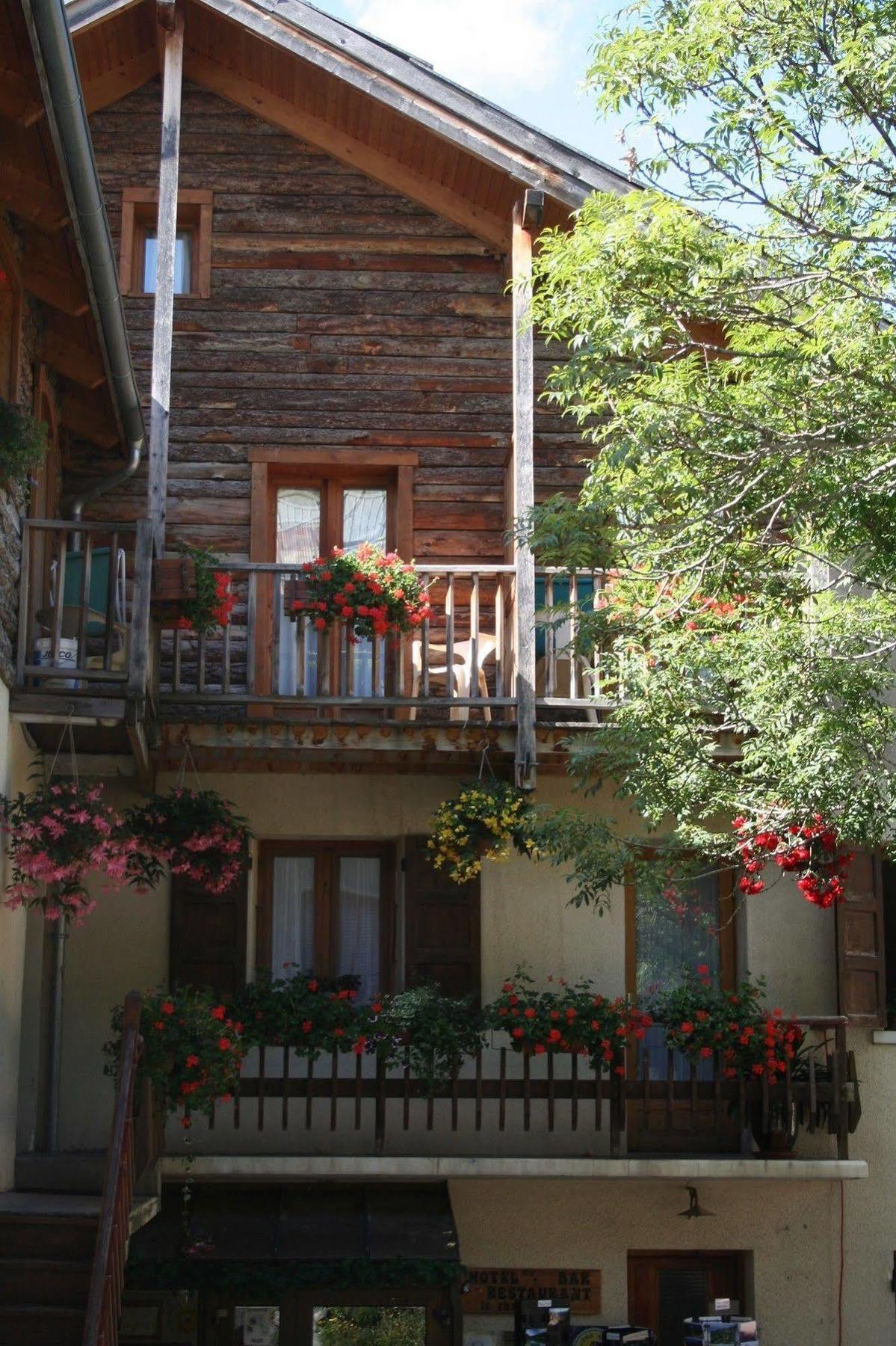 Hotel Le Chamois Logis Molines-en-Queyras Eksteriør billede